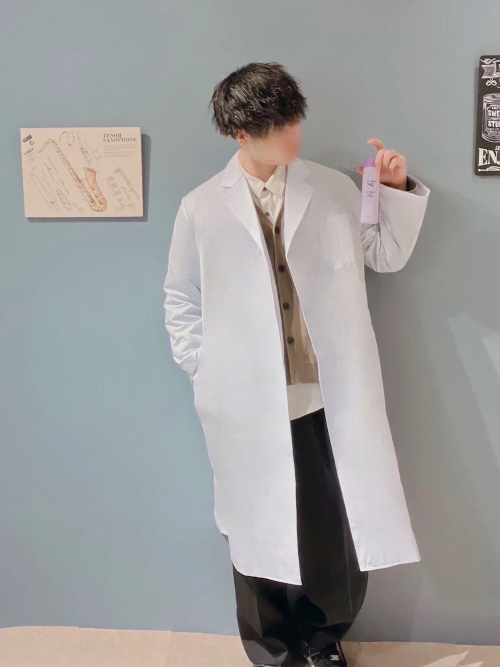 「コスメ、スキンケア、化粧水、服とコスメでなりたい自分に」｜「白衣の白衣(仕事着です)（その他アウター、ホワイト系）」を使った、yukさん（メンズ・177cm）の冬コーディネートの1枚目の写真