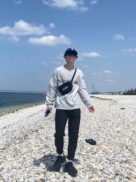 「032c（ゼロスリーツーシー）のアイテム」を使った、kaito kageyamaさん（メンズ・176cm）の春コーディネート