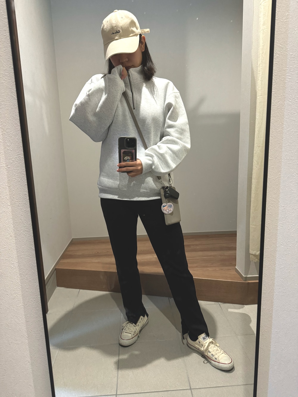 「GUのアイテム（スウェット、グレー系）」を使った、っちさん（レディース・158cm）の秋コーディネートの1枚目の写真