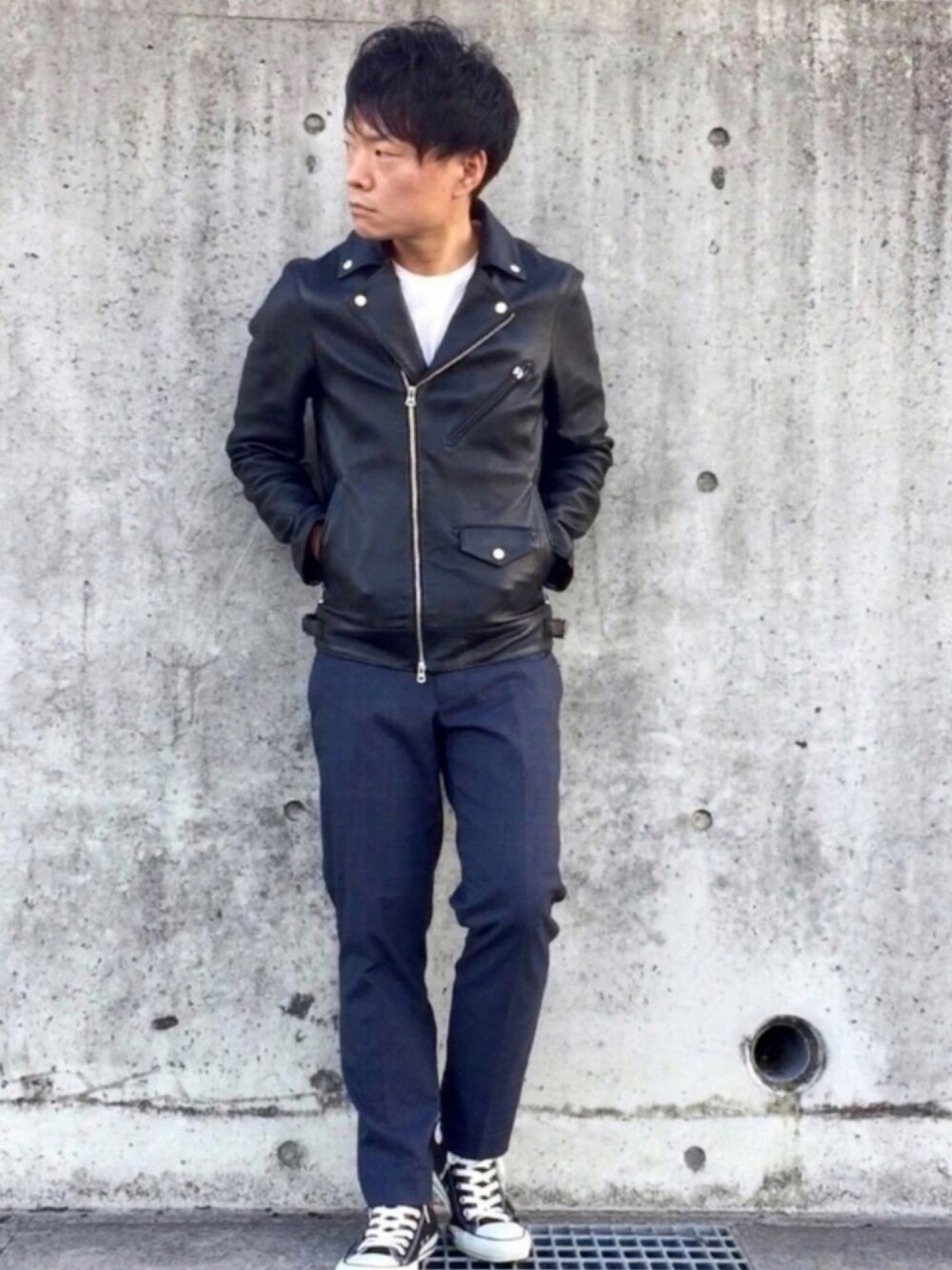 「秋のコーデ、大人カジュアル、ライダース、ダブルライダース、シンプル、コンバース、スニーカー、アンクルパンツ、グレンチェック、UNIQLO」｜「CONVERSEのconverse コンバース ALL STAR HI オールスター ハイ 3206 BLACK(US)（スニーカー、ブラック系）」を使った、yu_kiさん（メンズ・165cm）の秋コーディネートの1枚目の写真