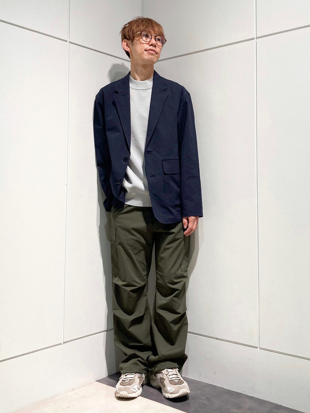 「40代」｜「THE SHOP TK の【Begin 11月号掲載】【MOVE FREE MOVE MORE】MFMMツイルストレッチジャケット（テーラードジャケット、ブルー系）」を使った、つーじーさん（メンズ・168cm）の秋コーディネートの1枚目の写真