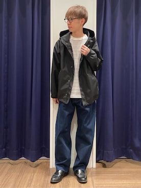 「THE SHOP TK （ザ ショップ ティーケー ）の【半歩先のオシャレ】デニムカーブパンツ　セットアップ可/洗濯機OK（デニムパンツ、ブルー系）」を使った、つーじーさん（メンズ・168cm）の春コーディネート