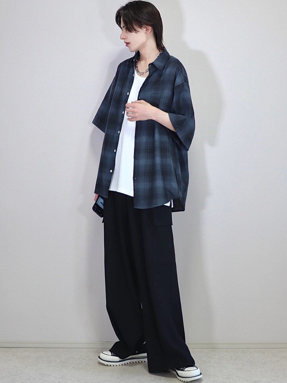 「MONO-MARTのオンブレチェックルーズ半袖シャツ（シャツ/ブラウス、ブラック系）」を使った、ろむしさん（メンズ・174cm）の春コーディネートの1枚目の写真
