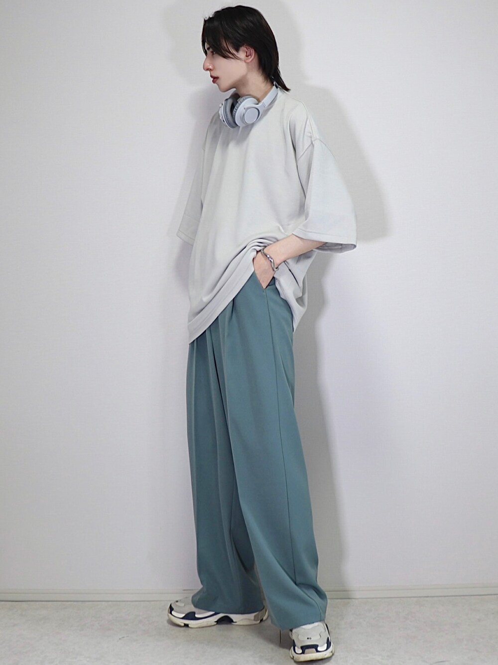 「EMMA CLOTHESのドレープポンチ ルーズベーシックS/Sカットソー EMMA CLOTHES 2023SS（Tシャツ/カットソー、グレー系）」を使った、ろむしさん（メンズ・174cm）の春コーディネートの1枚目の写真