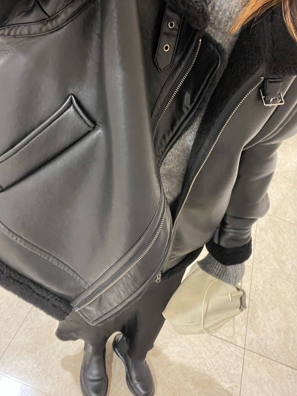 「お出かけコーデ、ママコーデ、冬コーデ、おしゃれさんと繋がりたい」｜「Dr. Martensの【Dr.Martens /ドクターマーチン】CHELSEA BOOT/チェルシーブーツ/2976　サイドゴアブーツ（ブーツ、ブラック系）」を使った、naaarmさん（レディース・157cm）の冬コーディネートの1枚目の写真