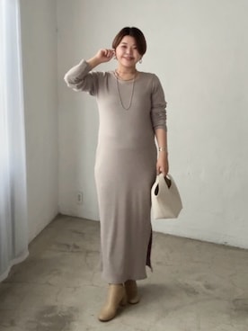 「アイテム（ワンピース/ドレス、ベージュ系）」を使った、asuka.kさん（レディース・161cm）の秋コーディネート