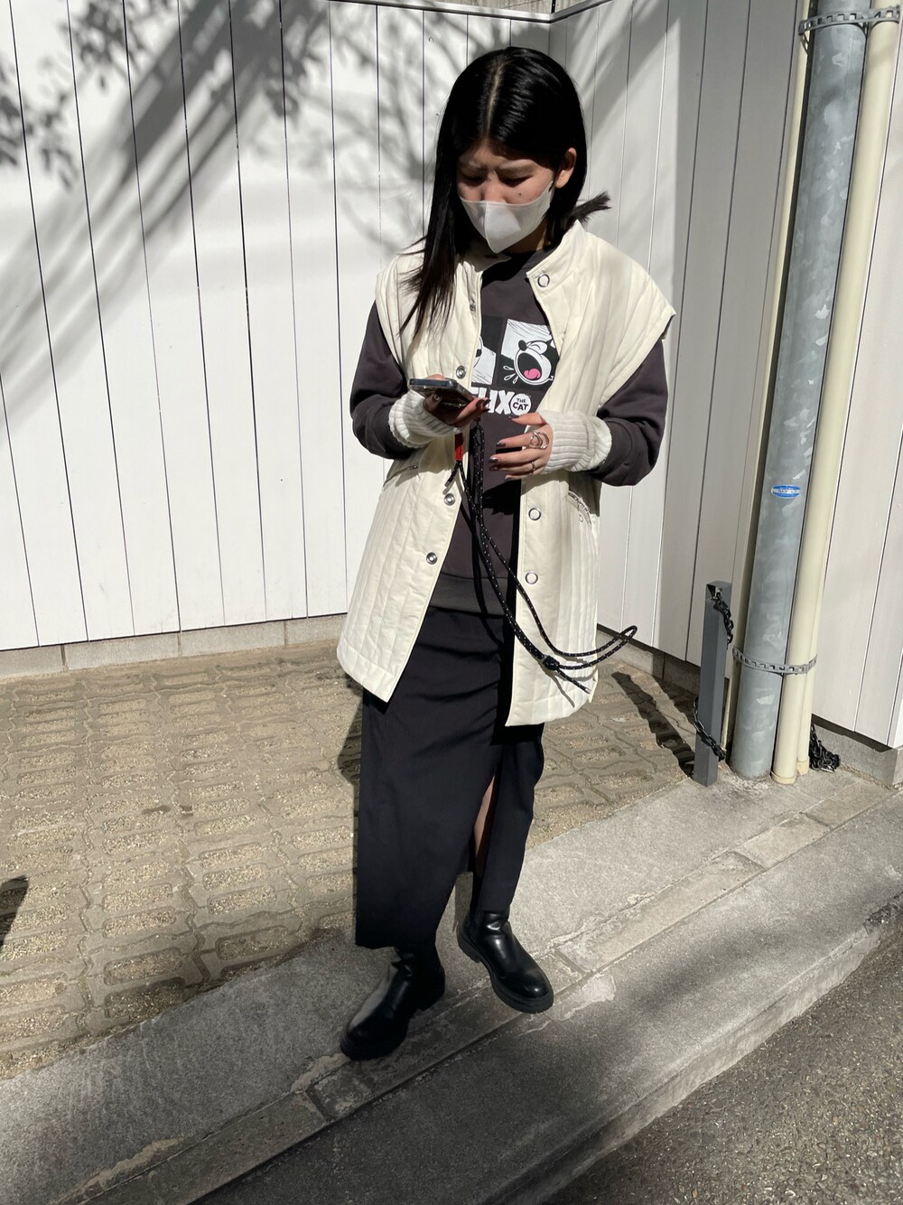「WEARハロウィン2022、秋服、オトナカジュアル、大人コーデ、オトナ女子、秋コーデ、大人かわいい、秋色コーデ、アウター、厚底シューズ、淡色女子、スカートコーデ、黒、スウェット、ベスト」｜「CAPRICIEUX LE'MAGEのアイテム（スウェット、グレー系）」を使った、gussan_lemageさん（レディース・168cm）の秋コーディネートの1枚目の写真