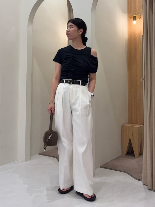 新品 未使用タグ無しCAPRICIEUX LE'MAGE アシメギャザーTシャツ 1枚で着映え！アシメギャザーTシャツ♪ - CAPRICIEUX LE'MAGE