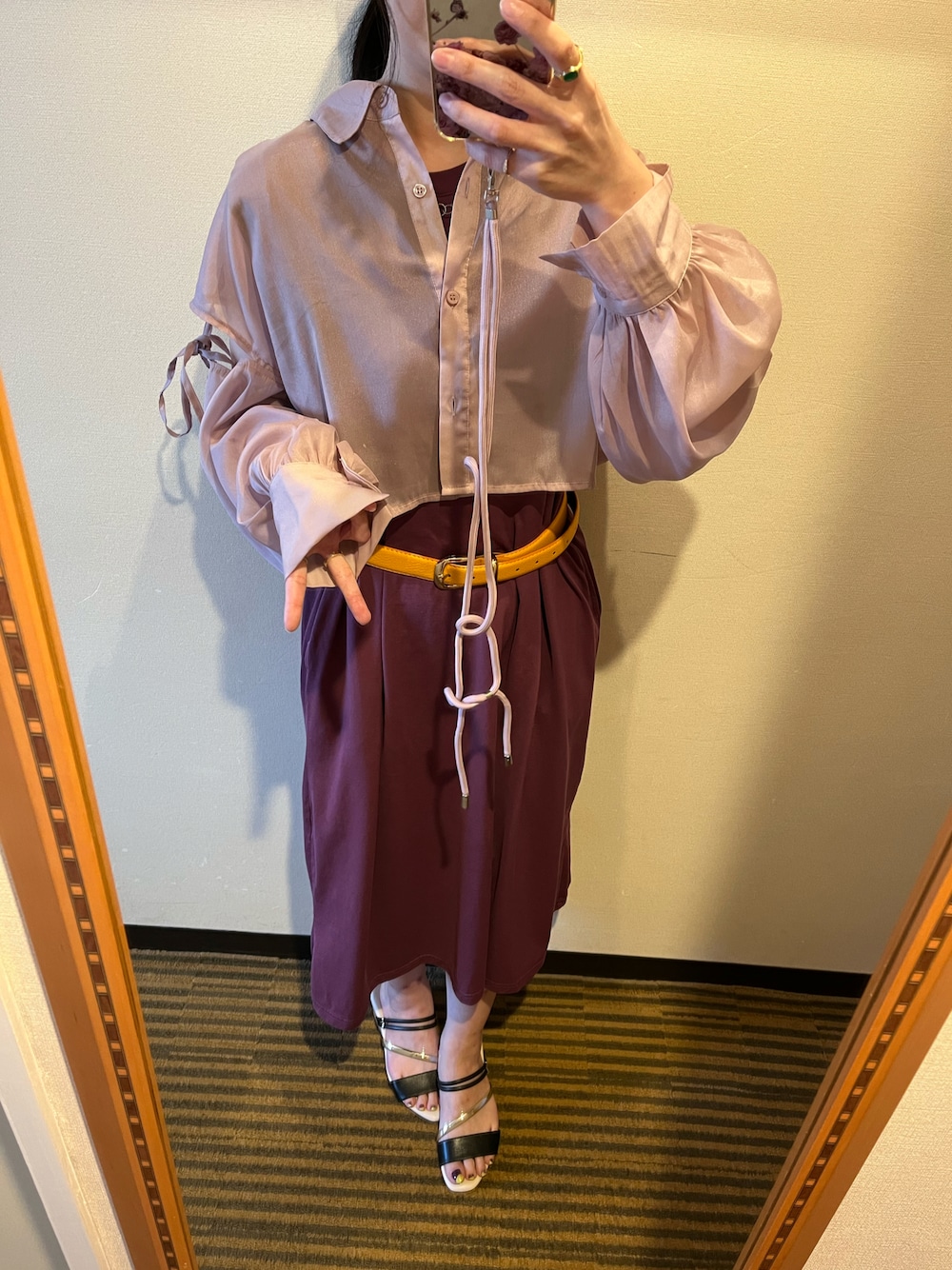 「秋っぽコーデ更新中、秋服コーデ、お洒落さんとつながりたい、さつまいもコーデ、シアーシャツ、きれいめカジュアル」｜「INGNIのアイテム（シャツ/ブラウス、ピンク系）」を使った、ひじりさん（レディース・159cm）の秋コーディネートの1枚目の写真