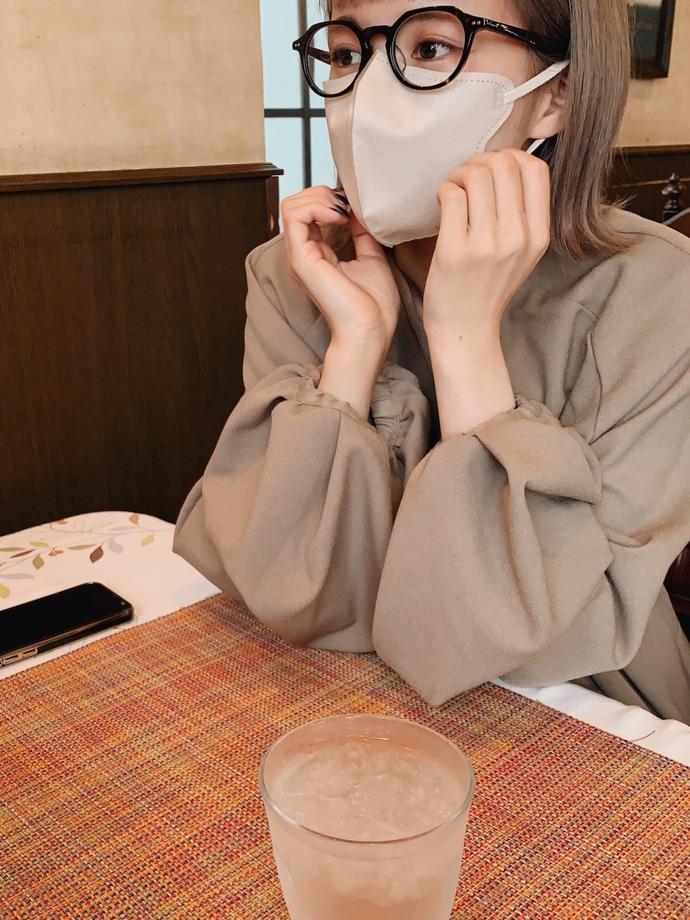 「カジュアル、ブラウス、ClaSTEllaR、ZOFF、zoff classic、メガネ女子、メガネコーデ」｜「clastellarのアイテム（シャツ/ブラウス、ベージュ系）」を使った、maoさん（レディース・153cm）の冬コーディネートの1枚目の写真