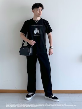 「TAKEO KIKUCHI（タケオキクチ）の【別注】マリリン・モンロー/フォトTシャツ（Tシャツ/カットソー、ブラック系）」を使った、イッシーさん（メンズ・172cm）の夏コーディネート