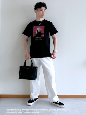 「TAKEO KIKUCHI（タケオキクチ）の【別注】マリリン・モンロー/フォトTシャツ（Tシャツ/カットソー、ブラック系）」を使った、イッシーさん（メンズ・172cm）の夏コーディネート