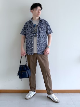「TAKEO KIKUCHI（タケオキクチ）のリップル小花シャツ（シャツ/ブラウス、ブルー系）」を使った、イッシーさん（メンズ・172cm）の夏コーディネート