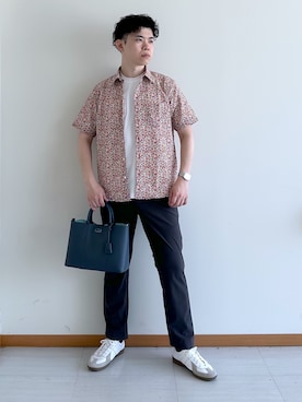 「TAKEO KIKUCHI（タケオキクチ）のリップル小花シャツ（シャツ/ブラウス、レッド系）」を使った、イッシーさん（メンズ・172cm）の夏コーディネート