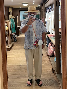 「URBAN RESEARCH（アーバンリサーチ）のアイテム（サンダル）」を使った、井手口 孝太郎さん（メンズ・177cm）の夏コーディネート