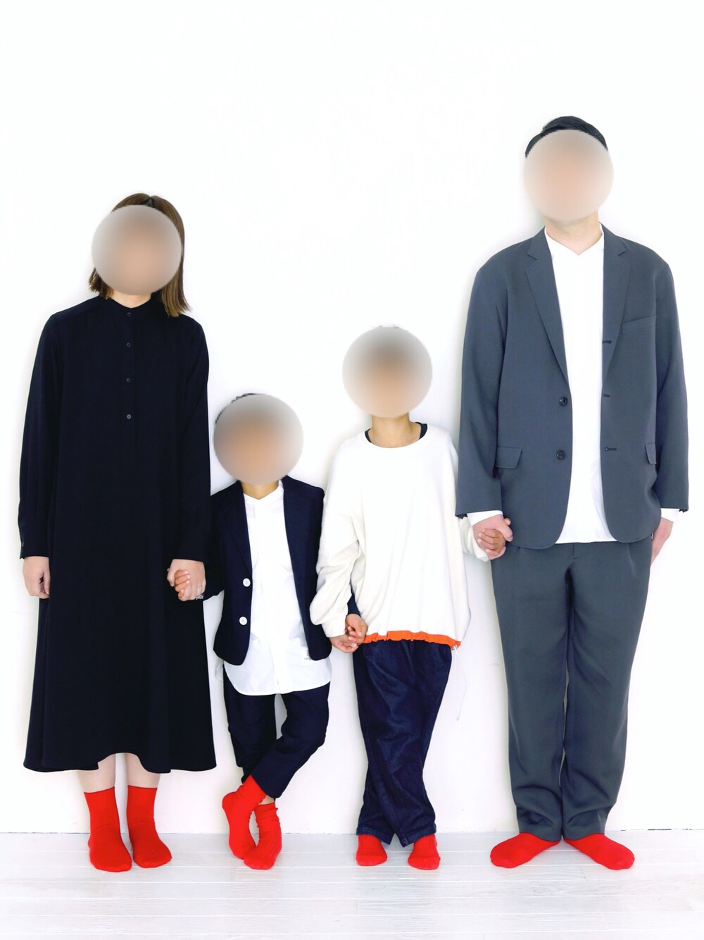 「おしゃれさんと繋がりたい、家族、大人コーデ、はるコーデ、きれいめカジュアル、ファッションの力を信じよう、カジュアルコーデ、入学式、卒園式」｜「Graphpaperのアイテム（パンツ、グレー系）」を使った、sotorichさん（メンズ・176cm）の春コーディネートの1枚目の写真