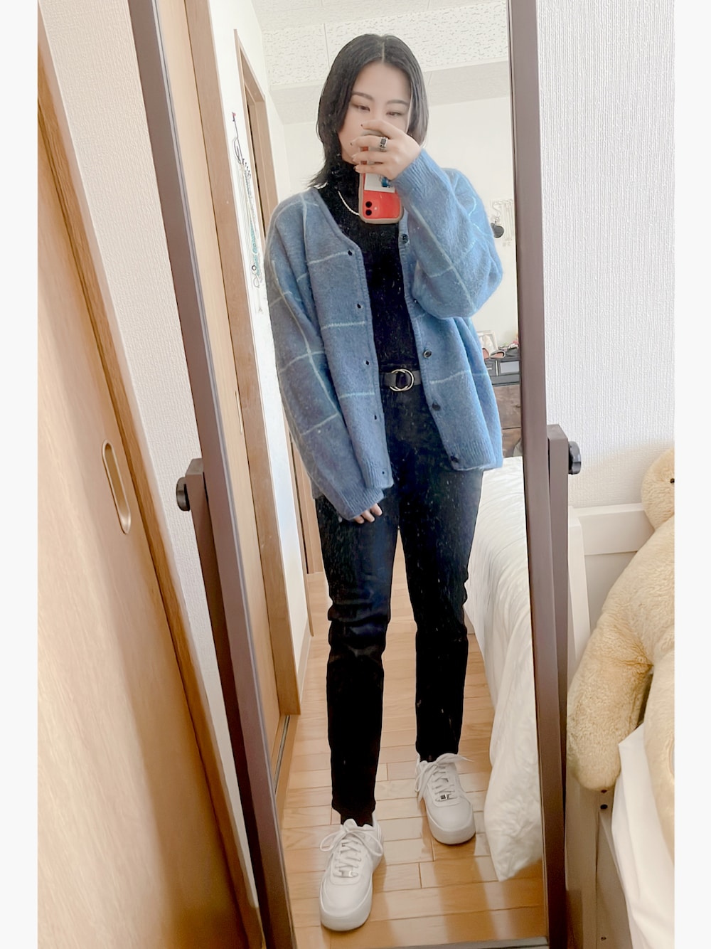 「美容室、シンプルコーデ、ブルー×ブラック、BACKNUMBER、GU、UNIQLO、NIKE」｜「BACK NUMBERの【BACK NUMBER】シャギーカーディガン（カーディガン/ボレロ、ブルー系）」を使った、あぼ☻さん（レディース・164cm）の秋コーディネートの1枚目の写真