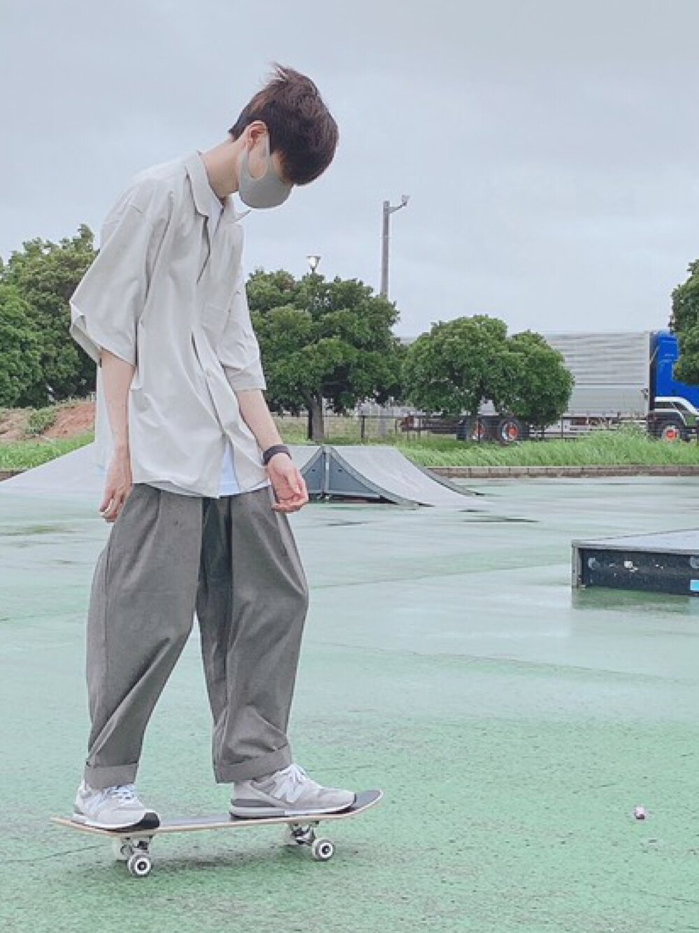 「GUのアイテム（シャツ/ブラウス、ホワイト系）」を使った、たさん（メンズ・183cm）の夏コーディネートの1枚目の写真