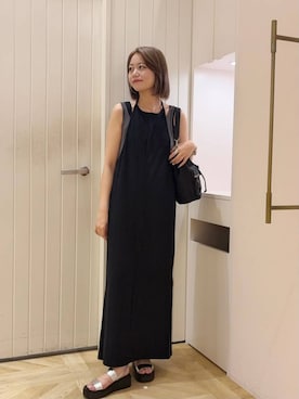 「LOWRYS FARM（ローリーズファーム）のホルターネックレイヤードワンピース　1049024（ワンピース、ブラック系）」を使った、yuipiさん（レディース・158cm）の夏コーディネート