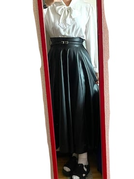 「レザー」｜「アイテム（スカート）」を使った、みーさん（レディース・165cm）の秋コーディネート