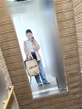 「UNIQLO（ユニクロ）のハイライズワイドストレートジーンズ（デニムパンツ）」を使った、Mioさん（レディース・156cm）の春コーディネート
