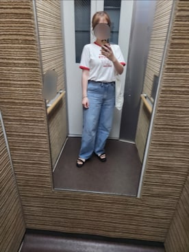 「UNIQLO（ユニクロ）のハイライズワイドストレートジーンズ（デニムパンツ）」を使った、Mioさん（レディース・156cm）の夏コーディネート