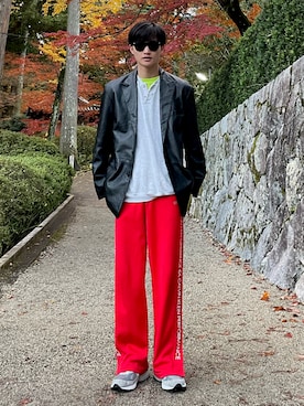 「アイテム（スウェットパンツ、レッド系）」を使った、Tさん（メンズ・180cm）の冬コーディネート