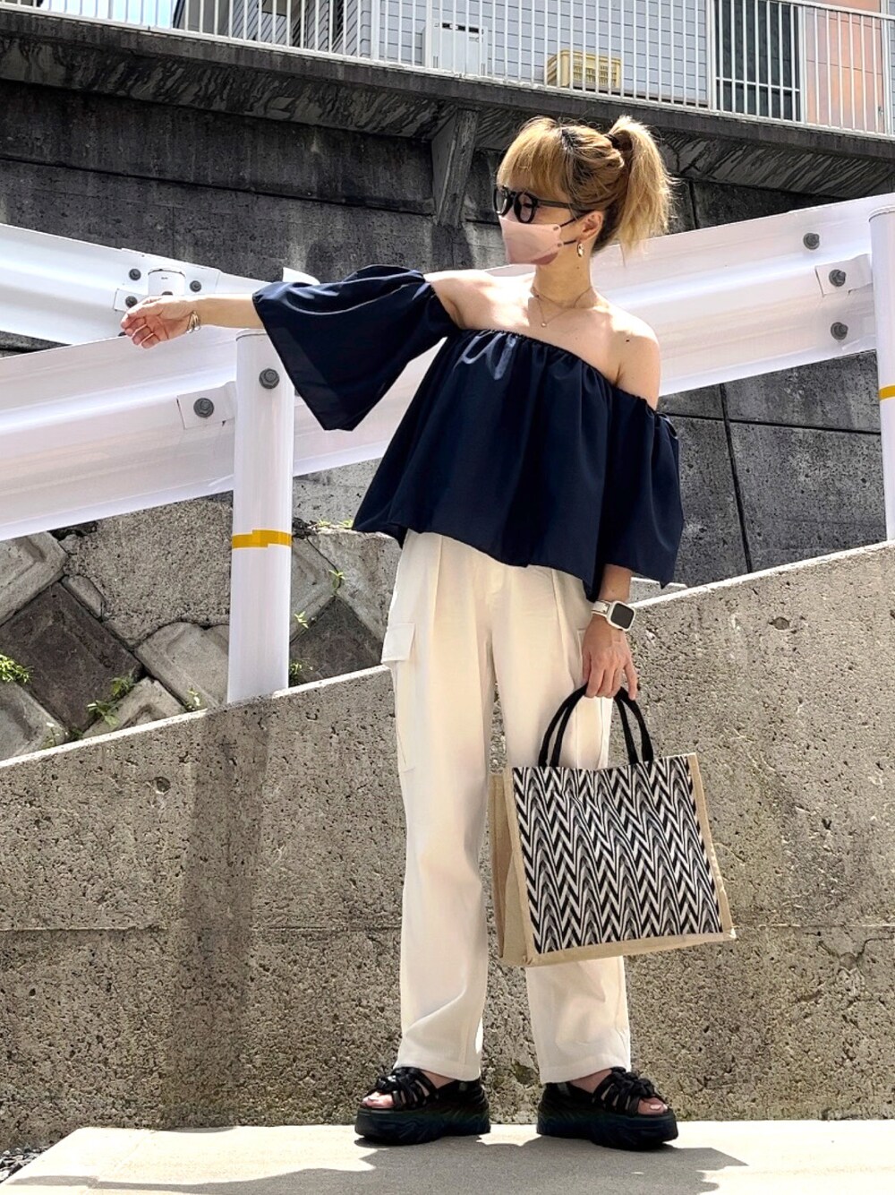 Pachman オフショルダー ホワイトトップス Pachman オフショルダー ホワイトトップス