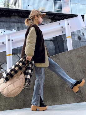 「スリットパンツ」｜「アイテム（ノーカラージャケット）」を使った、高野軍曹さん（レディース・158cm）の冬コーディネート