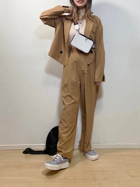 「アイテム（ウィッグ、ベージュ系）」を使った、高野軍曹さん（レディース・158cm）の春コーディネート