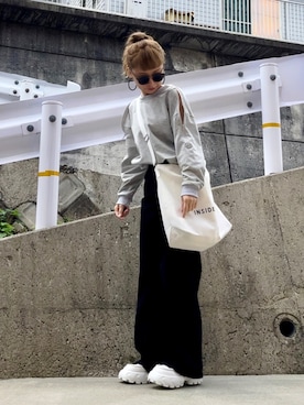 「アイテム（サングラス）」を使った、高野軍曹さん（レディース・158cm）の秋コーディネート