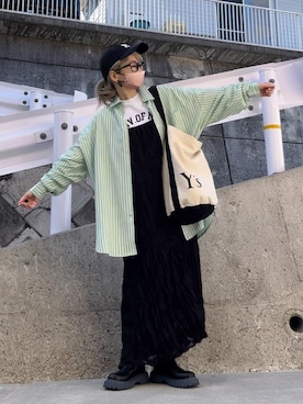 「ビッグシャツ」｜「アイテム（帽子）」を使った、高野軍曹さん（レディース・158cm）の春コーディネート