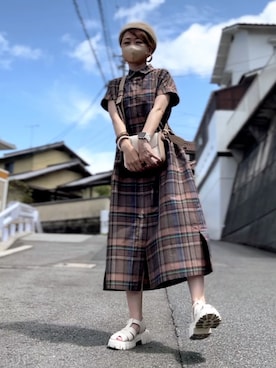 「チェックワンピース」｜「アイテム（ハンチング/ベレー帽）」を使った、高野軍曹さん（レディース・158cm）の夏コーディネート
