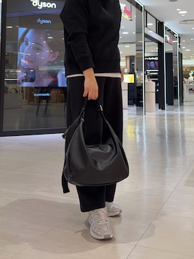 「russet（ラシット）のソフトレザーラウンドビッグショルダーバッグ(CE-1325)（ショルダーバッグ、ブラック系）」を使った、yyuuuさん（レディース・158cm）の春コーディネート