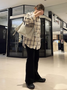 「russet（ラシット）のトライアングルショルダーバッグ（ショルダーバッグ、グレー系）」を使った、yyuuuさん（レディース・158cm）の春コーディネート