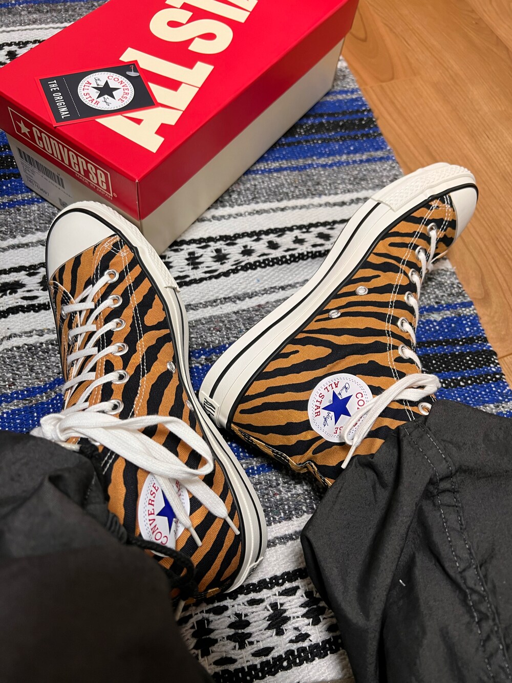 「大晦日、スニーカー、converse、ストリート、スノーカモ」｜「CONVERSEのconverse コンバース AS J TG HI オールスター J TG HI 31305020 ABC-MART限定 *TIGER（スニーカー、その他）」を使った、greenday86さん（メンズ・182cm）の冬コーディネートの1枚目の写真