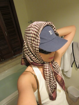 「アイテム（バンダナ/スカーフ）」を使った、Uki Akamatsuさん（レディース・176cm）の秋コーディネート