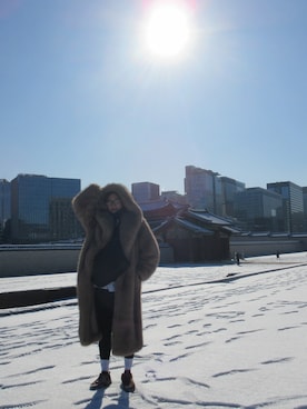 「LOW CLASSIC（ロウ　クラシック）のアイテム」を使った、Uki Akamatsuさん（レディース・176cm）の冬コーディネート