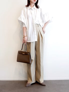 「BONLECILL（ボンルシール）の【UVカット率97%】ライトシアーギャザーボリュームスリーブ 涼しげ オーバーシャツ【纏うUVケア - ソルヴェール】（シャツ/ブラウス、ホワイト系）」を使った、haushinkaさん（レディース・157cm）の春コーディネート