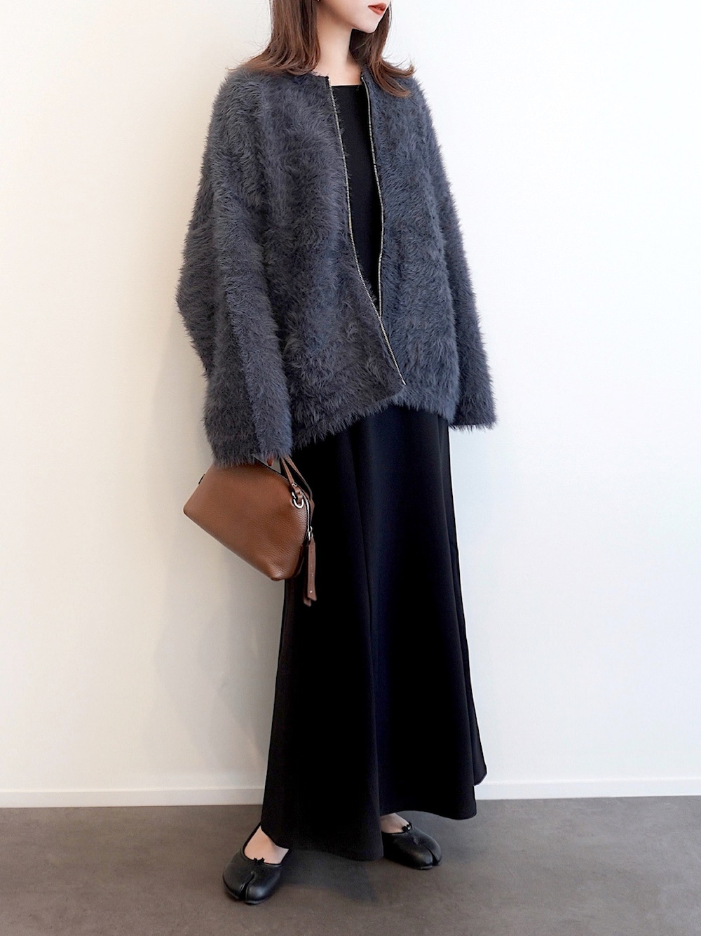 haushinkaさんの「ナイロンフェザーニットカーディガン/秋服（abahouse mavie）」を使ったコーディネートの1枚目の写真