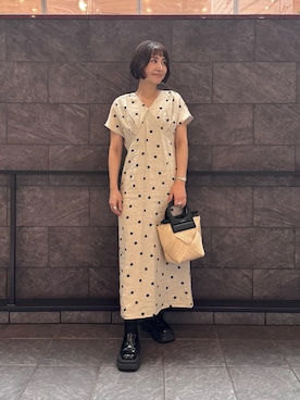 「URBAN RESEARCH ROSSO WOMEN(アーバンリサーチ ロッソ)のVIOLAd’ORO レザーハンドルアバカメッシュバッグ(ショルダーバッグ、ベージュ系)」を使った、ERIさん(レディース・158cm)の夏コーディネート