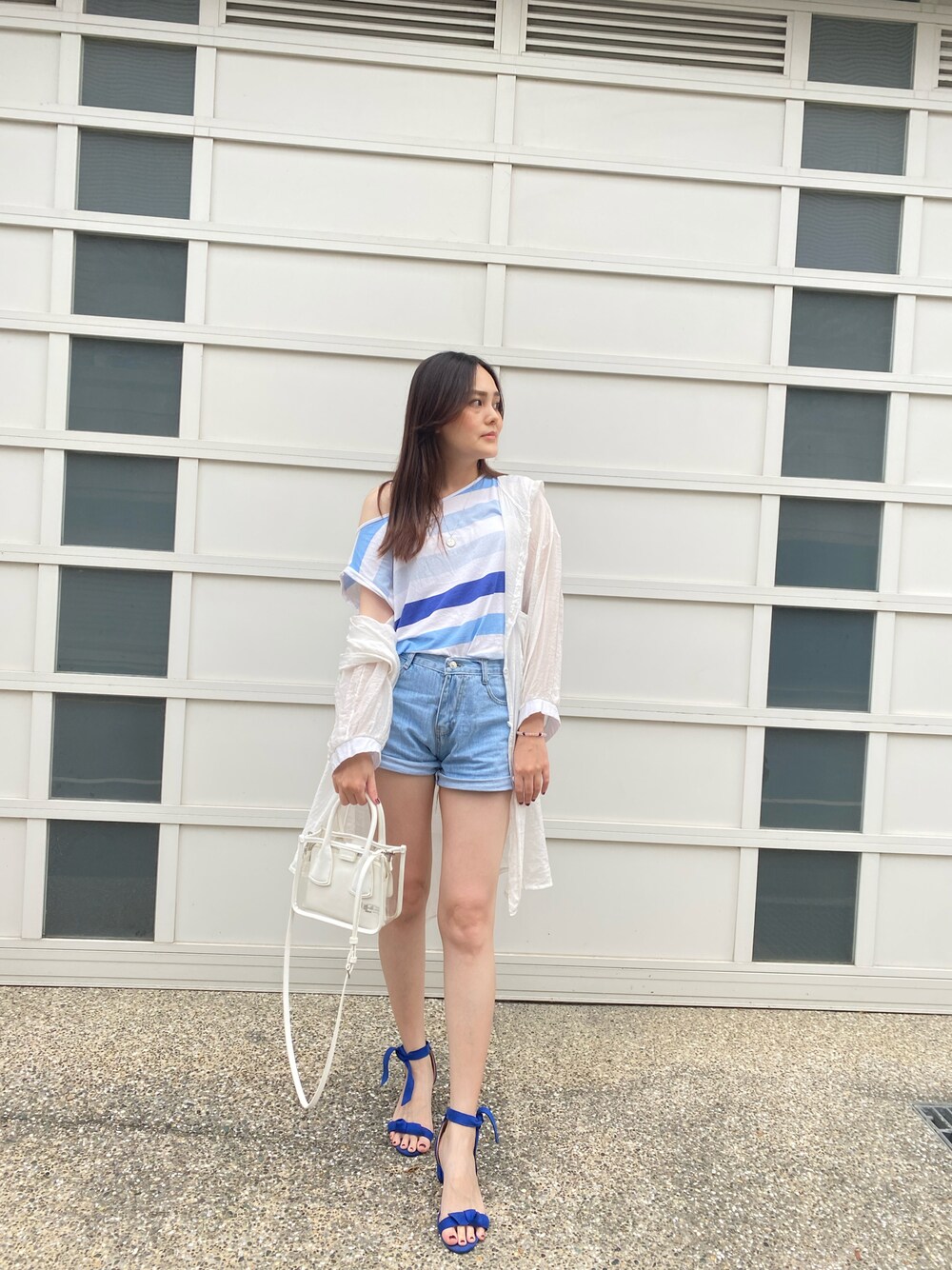 「Ootd #、Photoshoot、summer、casual」｜「MANGOのアイテム（Tシャツ/カットソー、ブルー系）」を使った、Biffi Fu  🇹🇼さん（レディース・166cm）の夏コーディネートの1枚目の写真