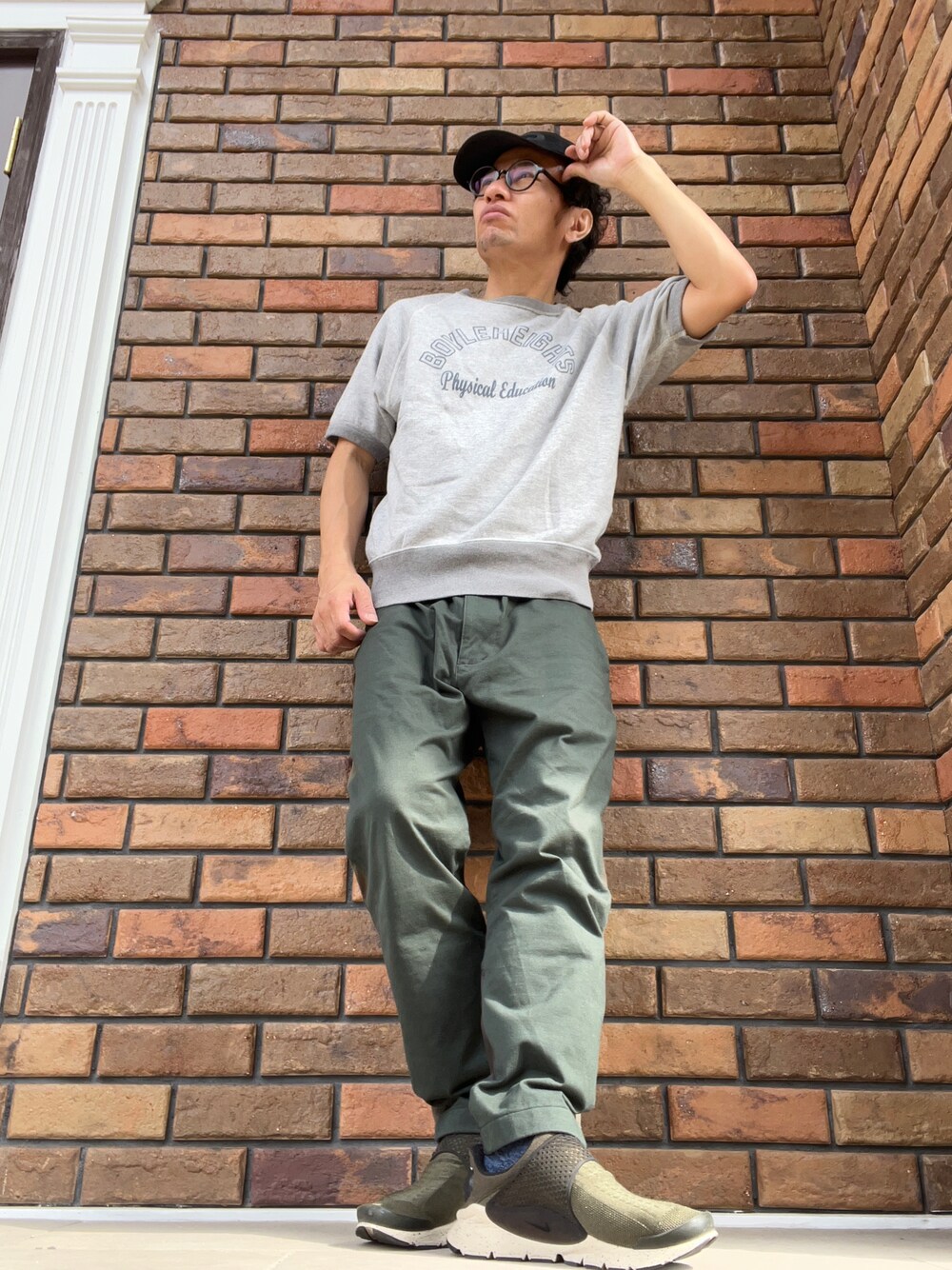 「カジュアル、今日のコーデ、休日スタイル、スニーカー」｜「Y-3のアイテム（キャップ、ブラック系）」を使った、TOMOFUMI KUMAZAKIさん（メンズ・165cm）の春コーディネートの1枚目の写真