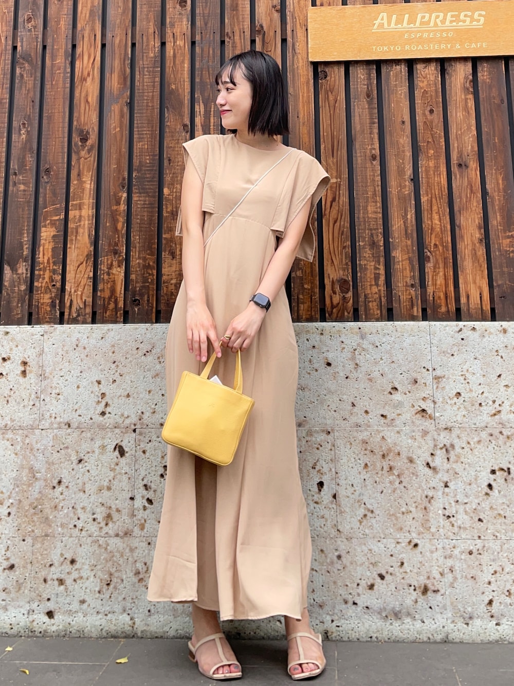 「お出かけコーデ、WEARyouthコーデ、オフィスカジュアル、夏セールで買いました、淡色コーデ、ワンピース、ワントーンコーデ、ベージュ、ミニバッグ、スクエアバッグ、サンダル、マーメイドスカート、夏コーデ、ロングワンピース、プチプラ」｜「Louereのウエストカーブスクエアスリーブワンピース（ワンピース、ベージュ系）」を使った、なつさん（レディース・166cm）の夏コーディネートの1枚目の写真