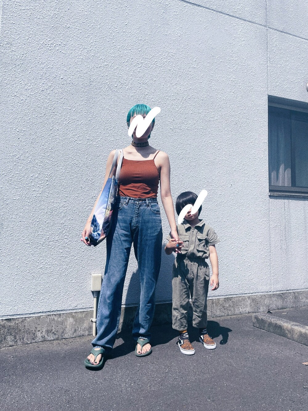 「キャミソール、マメクロ」｜「大森企画のアイテム（デニムパンツ、ブルー系）」を使った、Chinkkarinさん（レディース・165cm）の秋コーディネートの1枚目の写真