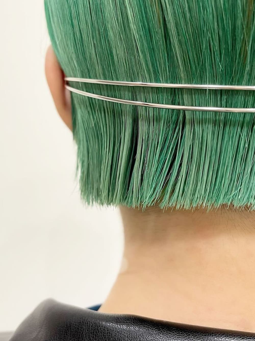 「ヘアーカフ」｜「MURRALのアイテム（その他ヘアアクセサリー、シルバー系）」を使った、Chinkkarinさん（レディース・165cm）の冬コーディネートの1枚目の写真