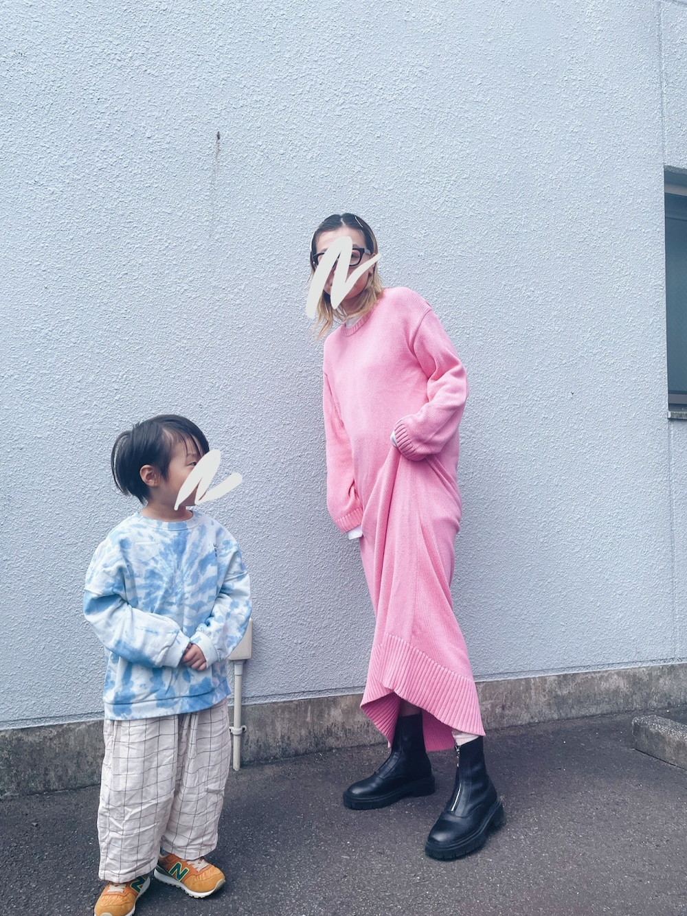 「ショートブーツ、ZARA」｜「ZARAのアイテム（ワンピース、ピンク系）」を使った、Chinkkarinさん（レディース・165cm）の秋コーディネートの1枚目の写真