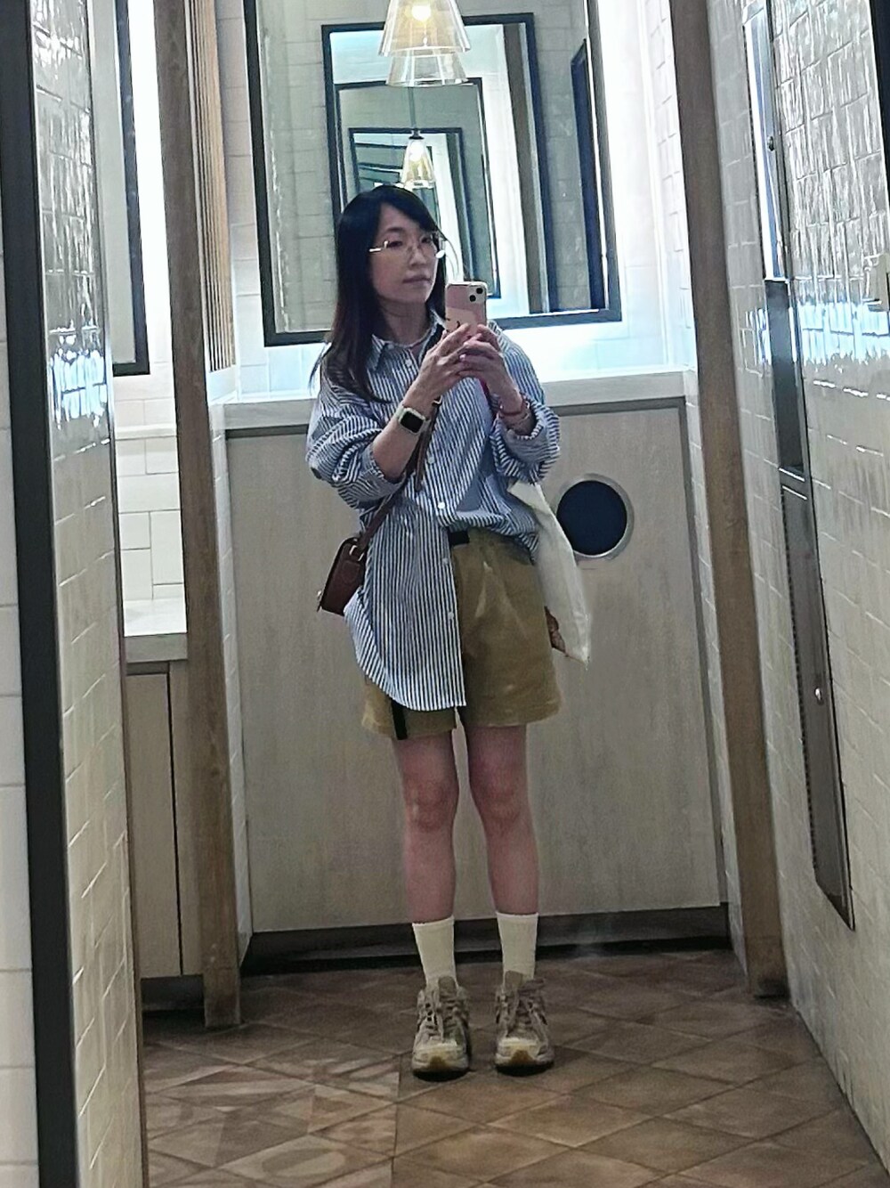 「ootd」｜「GUのアイテム（シャツ/ブラウス、ブルー系）」を使った、ドドちゃんさん（レディース・148cm）の春コーディネートの1枚目の写真