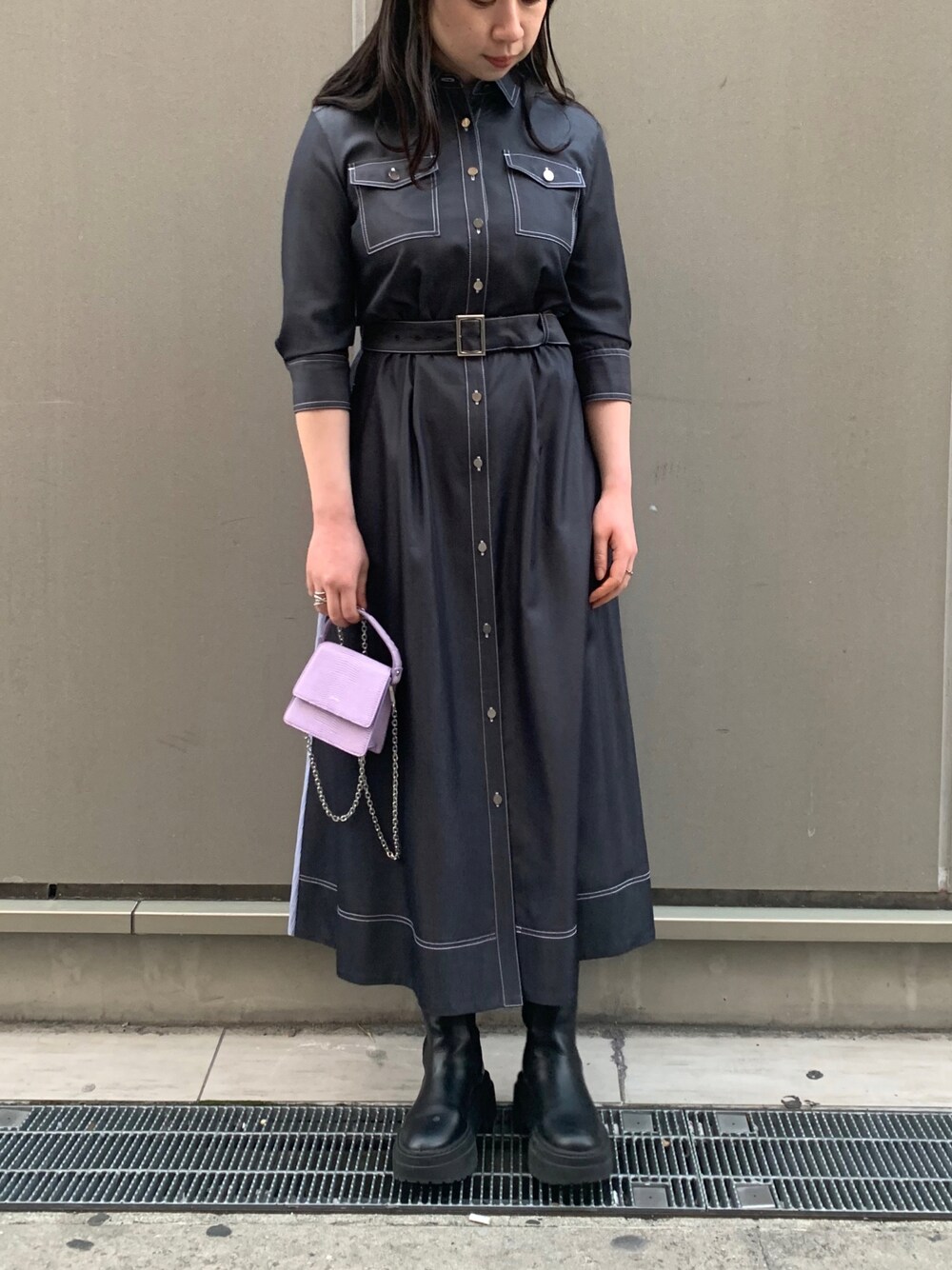 「シャツワンピース、大人カジュアル、春、春先取り、シンプルコーデ、春コーデ、ミニバッグ、デニムコーデ、大人ガーリー、オトナ女子」｜「LOVELESSの対象商品（バッグ、パープル系）」を使った、Imaokaさん（レディース・160cm）の冬コーディネートの1枚目の写真