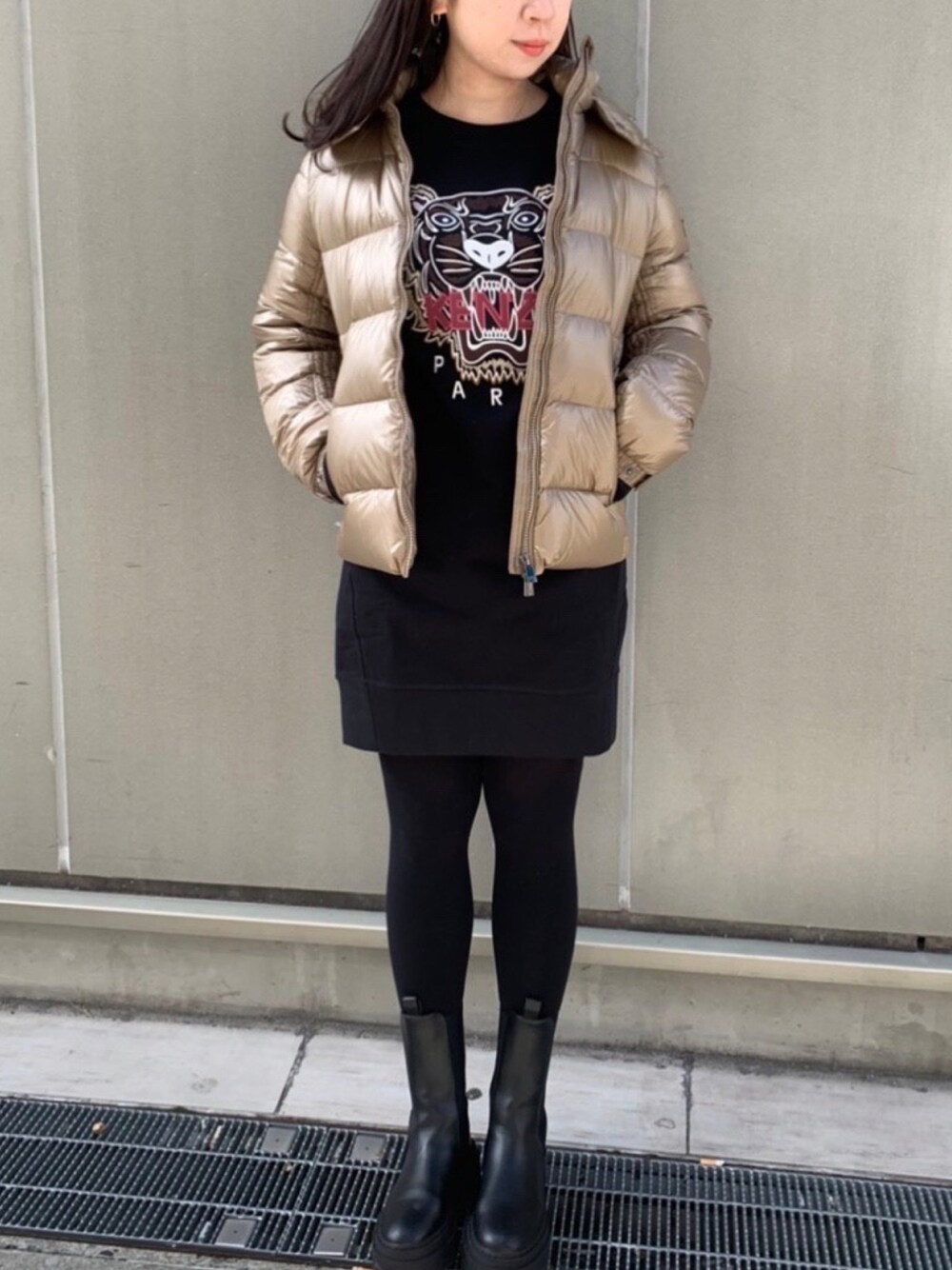 「ワンピース、ダウンジャケット、KENZO、冬、TATRAS、カジュアルコーデ」｜「KENZOのアイテム（ワンピース/ドレス、ブラック系）」を使った、Imaokaさん（レディース・160cm）の冬コーディネートの1枚目の写真